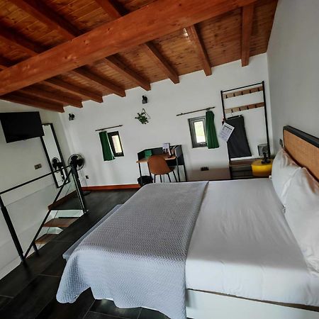 Apartamentos Walden By Gaiarooms Morille Екстериор снимка