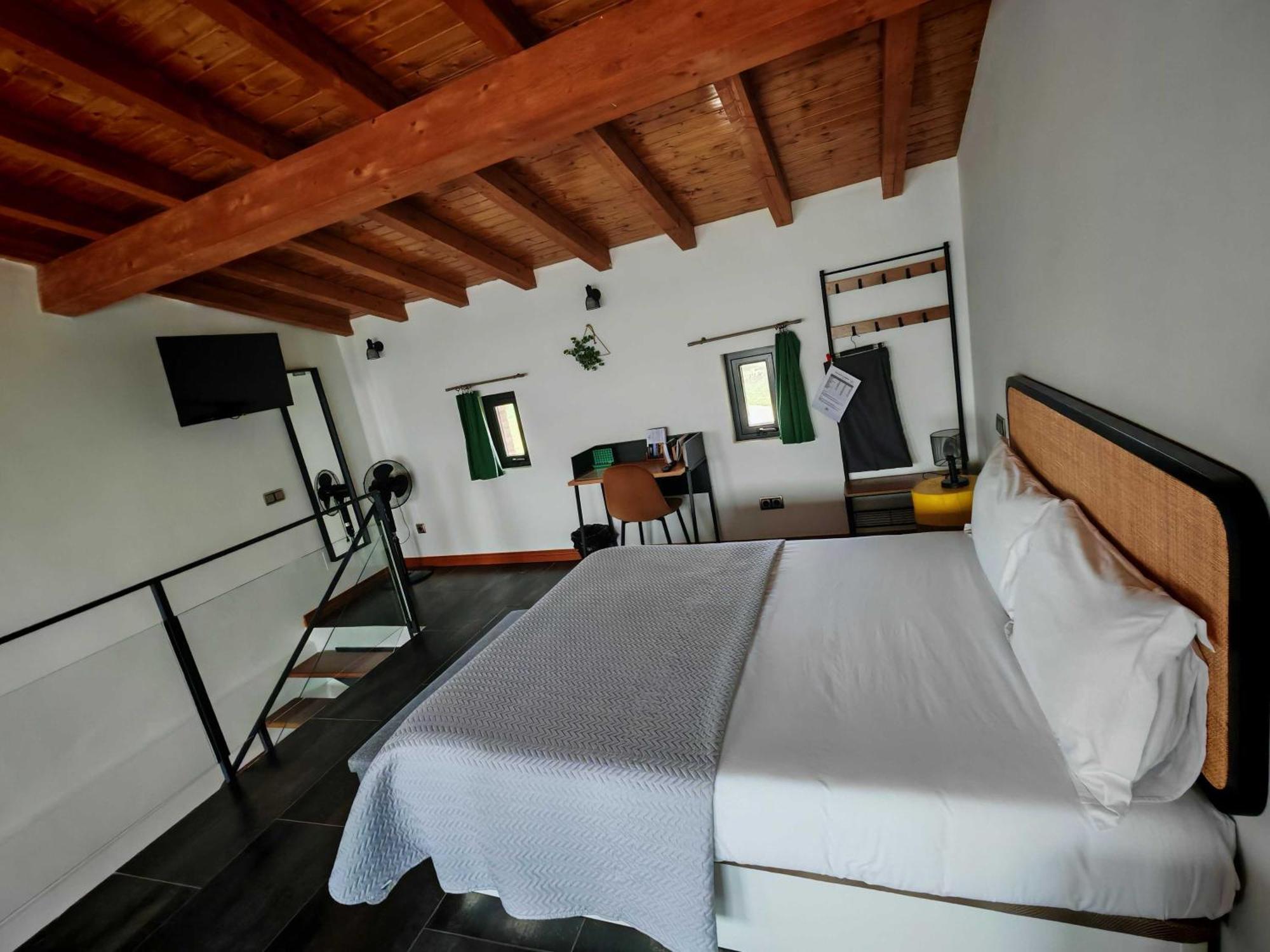 Apartamentos Walden By Gaiarooms Morille Екстериор снимка